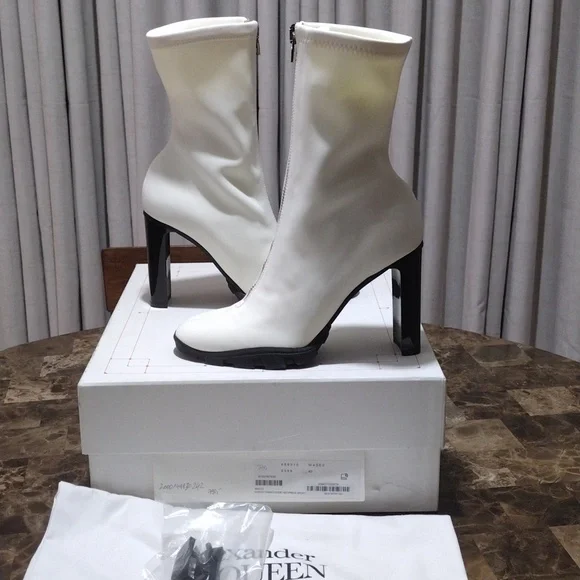 Alexander McQueen Boots - Picture 5 of 13